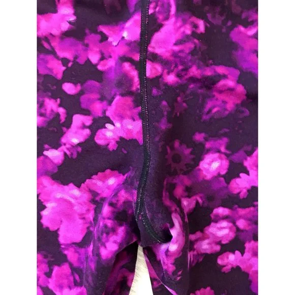 SOLD Athleta Capri Leggings Bundle x 2 Size Medium With Phone Pockets - Picture 9 of 11